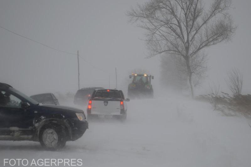 HOTNEWS.RO: Avertisment pentru șoferi din cauza codului portocaliu de viscol puternic