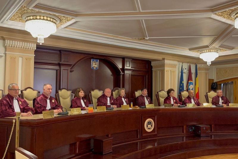 HOTNEWS.RO: Mâine, zi importantă la CCR, după protestele pe tema justiției. Este așteptată decizia privind pensiile speciale ale magistraților