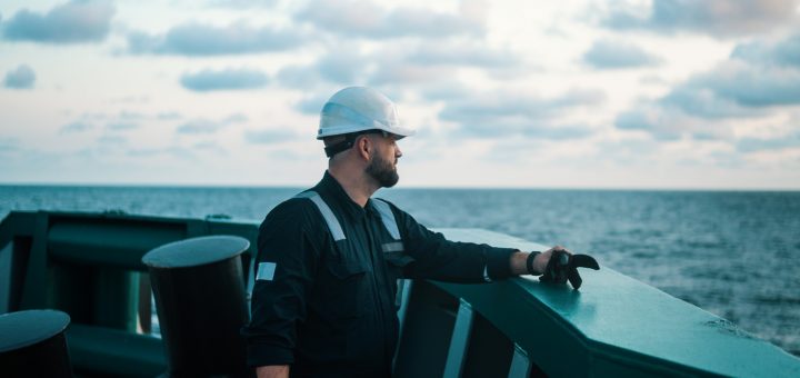 HOTNEWS.RO: Marinari-spioni se urcă pe flota fantomă a Rusiei chiar când navele ies din port. Sarcina lor e legată de război