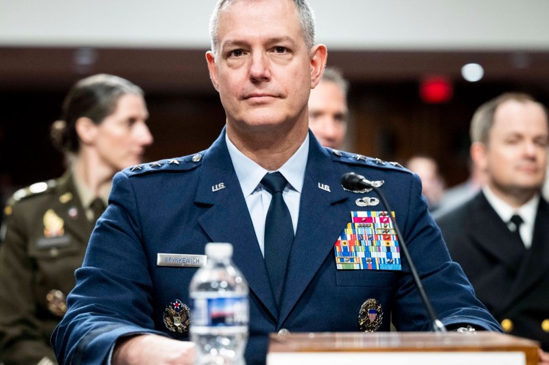 HOTNEWS.RO: NATO vrea să fie „proactivă” în fața „amenințărilor hibride” ruse, spune comandantul militar al alianței