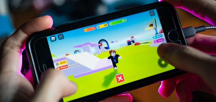 HOTNEWS.RO: Rusia blochează accesul la o populară platformă de jocuri pentru copii, acuzând-o de „propagandă LGBT” și „hărțuire” a copiilor