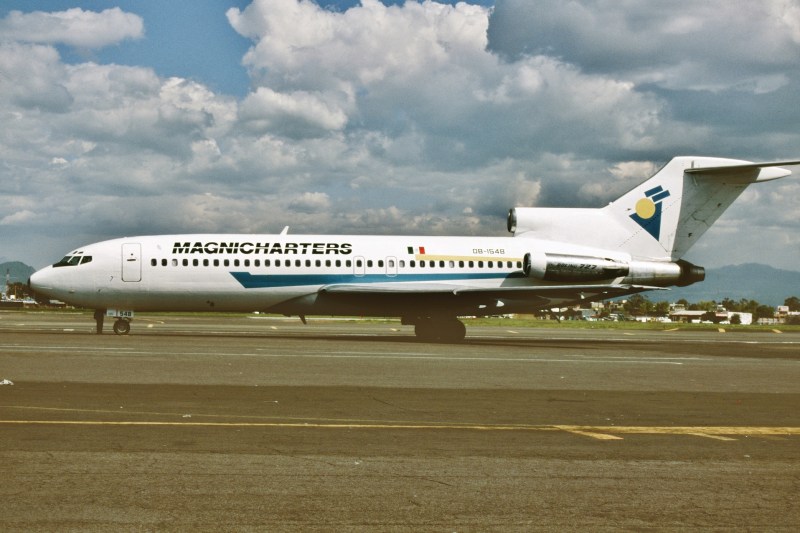 HOTNEWS.RO: VIDEO Incident rar în industria aeriană: Un pilot a refuzat să decoleze pentru că nu a fost plătit de cinci luni / Ce le-a spus pasagerilor din avion