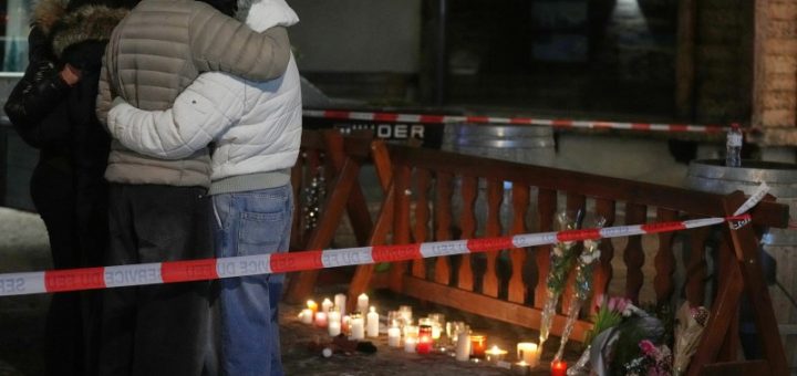 HOTNEWS.RO: Elveția i-a pus sub urmărire penală pe proprietarii barului în care 40 de oameni au murit în incendiul devastator de Anul Nou