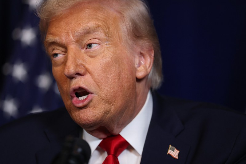 HOTNEWS.RO: IMEDIAT Donald Trump, conferință de presă despre capturarea lui Nicolas Maduro și operațiunea din Venezuela