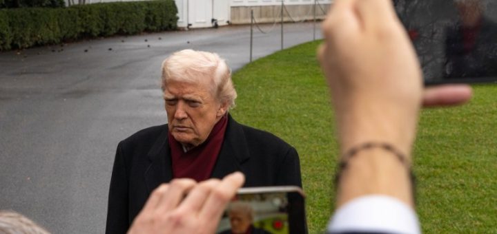 HOTNEWS.RO: Lovitură la adresa lui Trump: Senatul a votat pentru limitarea puterilor sale în privința unor noi acțiuni militare în Venezuela. „Bombardarea capitalei unei alte națiuni este un act de război”