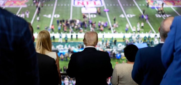 HOTNEWS.RO: Motivul pentru care Donald Trump nu va fi în tribune la Super Bowl-ul din acest an