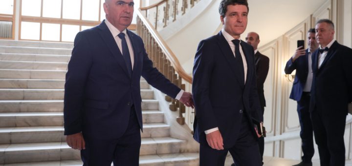 HOTNEWS.RO: Premierul susține achiziționarea unei aeronave prezidențiale. „Pot să-l folosească toți demnitarii/ Nu trebuie luate niște avioane foarte mari”