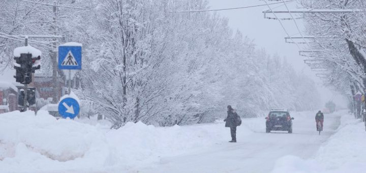 HOTNEWS.RO: Codul galben de vreme severă „este posibil să devină mâine dimineață” portocaliu, a anunțat șefa ANM. Ce spune despre mesajele RO-Alert