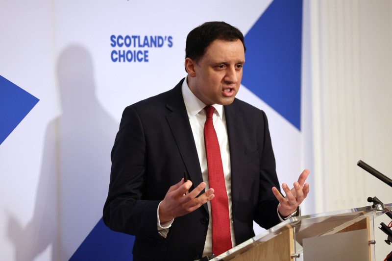 HOTNEWS.RO: Dosarele Epstein. „Nebunia trebuie să se termine”. Demisia premierului Keir Starmer, cerută de unul din liderii importanți ai laburiștilor