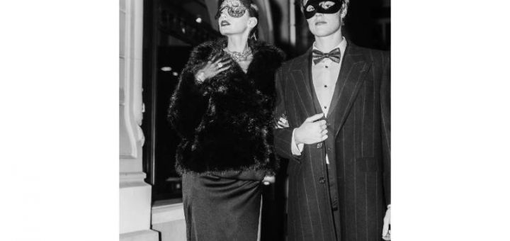 HOTNEWS.RO: Fenomenul LA MAISON NOCTURNE: Prima serie de bilete pentru balul L’ENIGME, epuizată în 5 minute. Ritualul social al Bucureștiului revine La Mița Biciclista