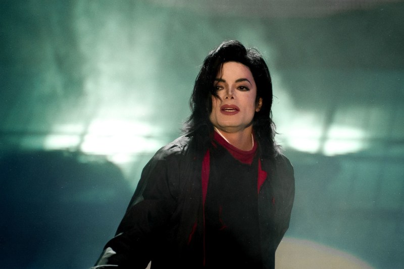 HOTNEWS.RO: Michael Jackson şi-a detaliat gândurile despre copii într-o înregistrare nemaiauzită până acum