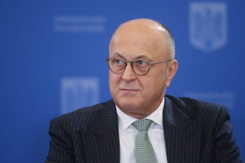 HOTNEWS.RO: Omul de afaceri Dan Șucu, avertisment pentru guvern: Relansarea economiei nu se face cu promisiuni”. Prima condiție, oprirea risipei banului public