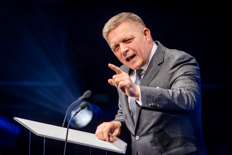 HOTNEWS.RO: Slovacia anunță oprirea livrărilor de electricitate de urgență către Ucraina. Fico amenință Kievul și cu blocarea aderării la UE