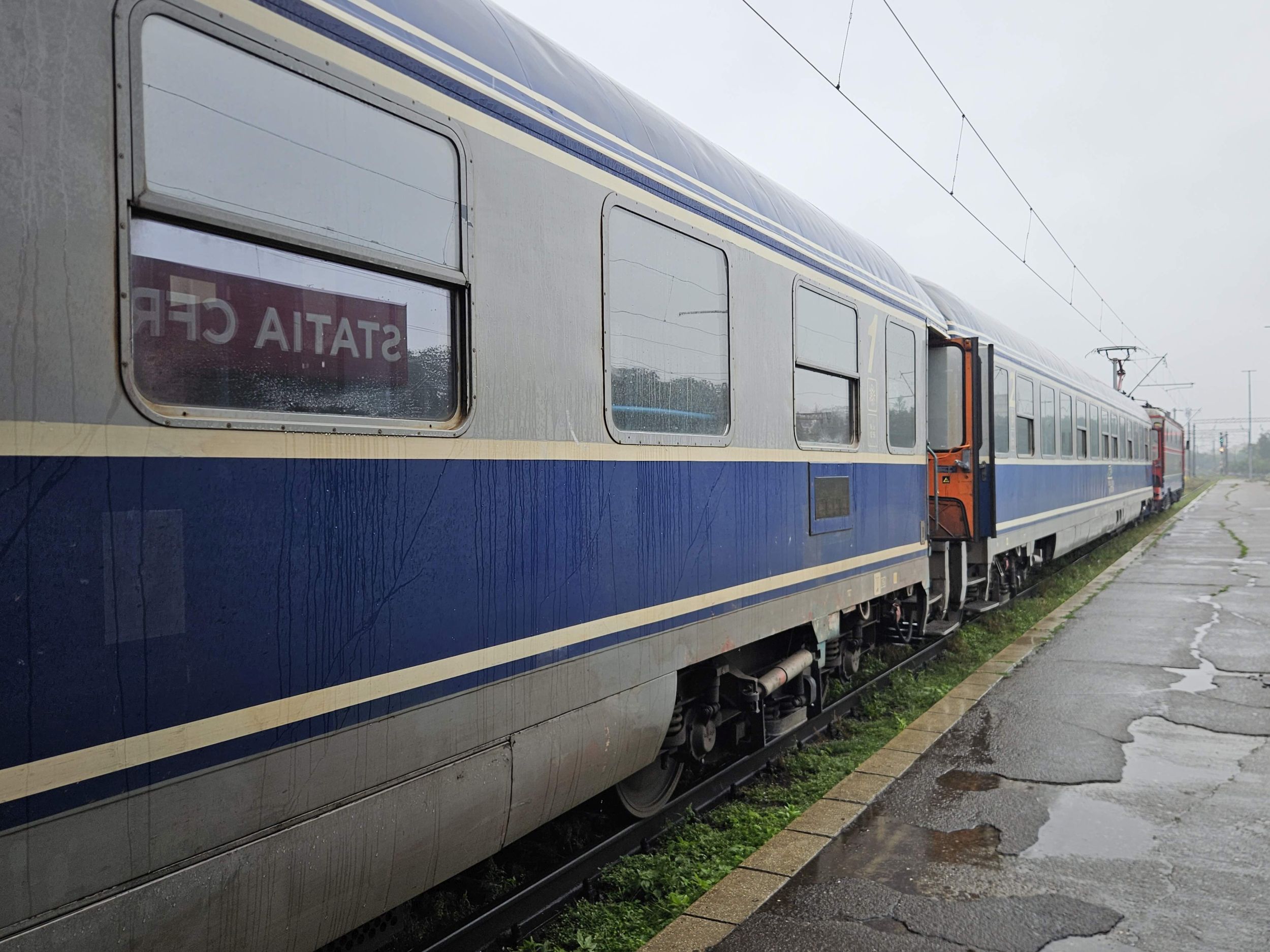 HOTNEWS.RO: Stenograme. Angajați CFR acuzați de fraudă cu bilete întrebau ChatGPT ce să le răspundă anchetatorilor