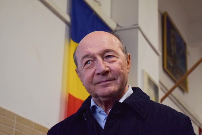 HOTNEWS.RO: Băsescu, despre mizele ofertei făcute de Macron: „Acum nu mai știi dacă protecția nucleară din NATO este mai puternică decât prietenia lui Trump cu Putin”