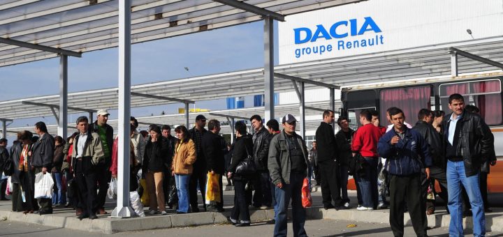 HOTNEWS.RO: Bolojan, despre concedierile de la Dacia: „Nu cred că liderii politici vor avea tupeul să nege avertismentele despre taxa de 1%”