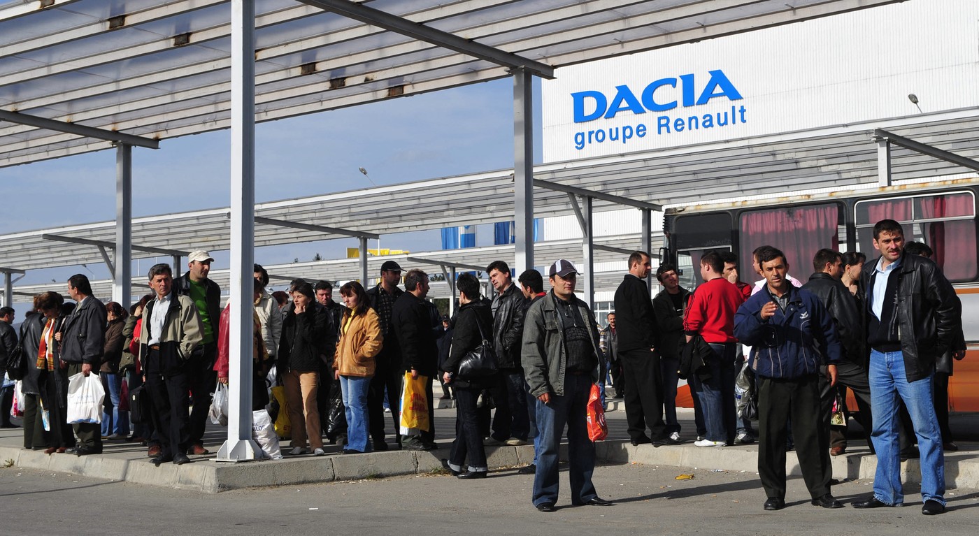 HOTNEWS.RO: Bolojan, despre concedierile de la Dacia: „Nu cred că liderii politici vor avea tupeul să nege avertismentele despre taxa de 1%”