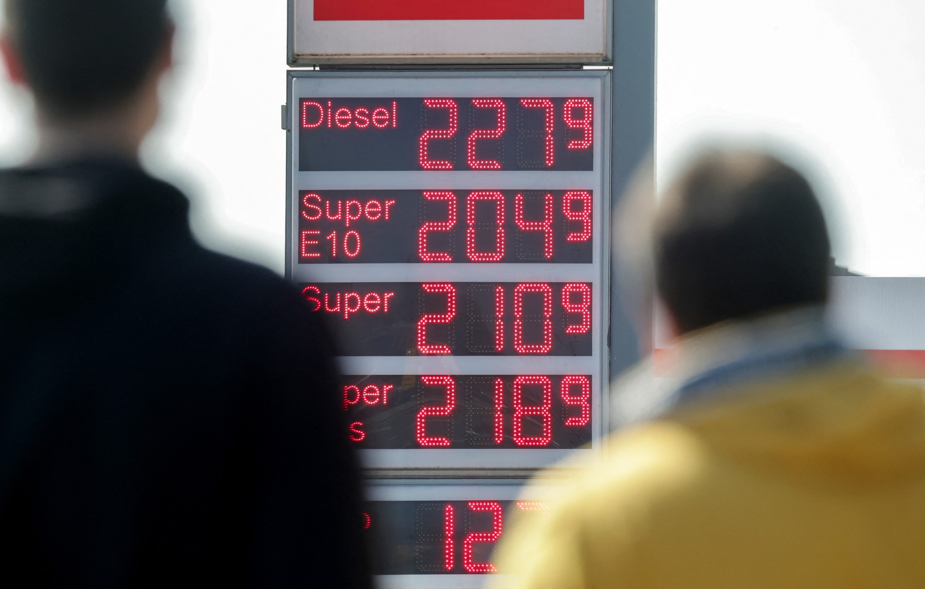 HOTNEWS.RO: Cea mai mare economie a Europei limitează creșterea prețurilor la carburanți