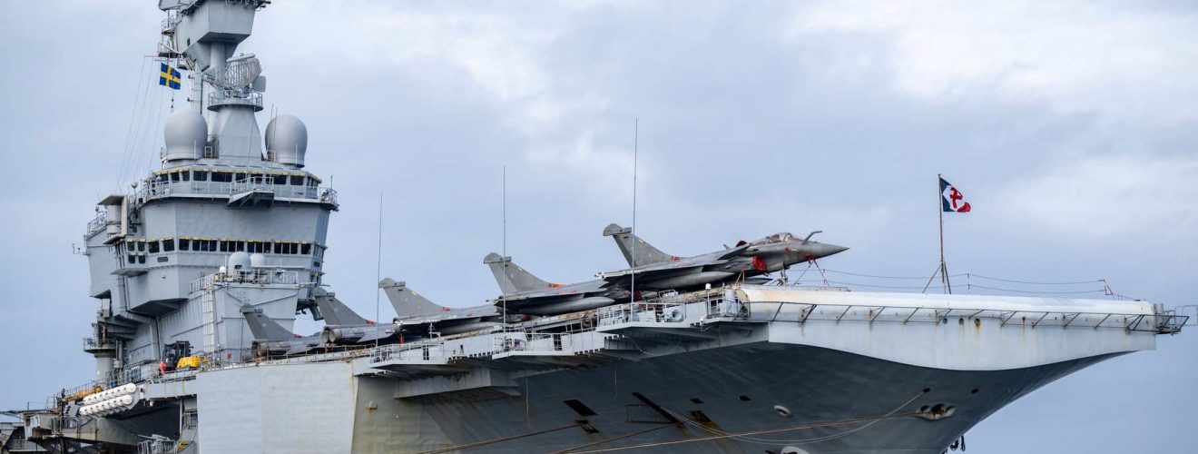 HOTNEWS.RO: Cum a divulgat din greșeală un ofițer francez poziția portavionului Charles de Gaulle cu un simplu jogging pe puntea navei