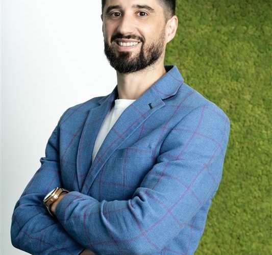 HOTNEWS.RO: Mii de copii din comunități vulnerabile vor primi produse de igienă orală, prin parteneriatul între Haleon România și Salvați Copiii