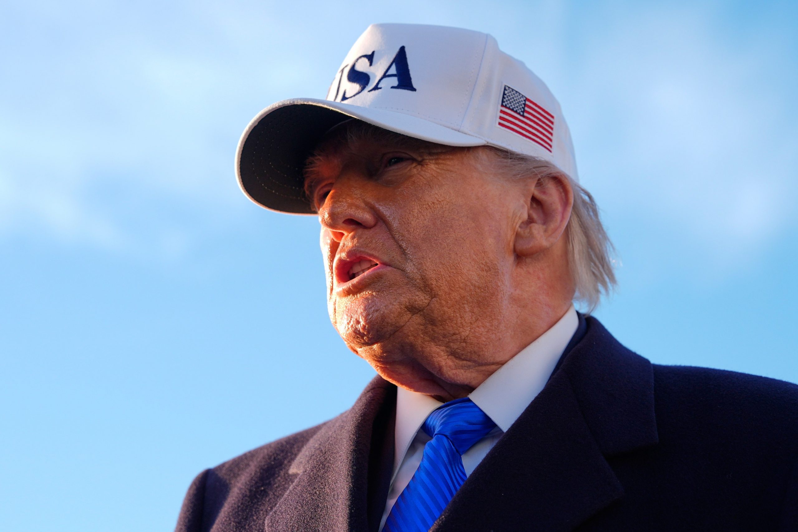 HOTNEWS.RO: Reacția lui Donald Trump după moartea lui Chuck Norris: „Nu ai vrea să te bați cu el”