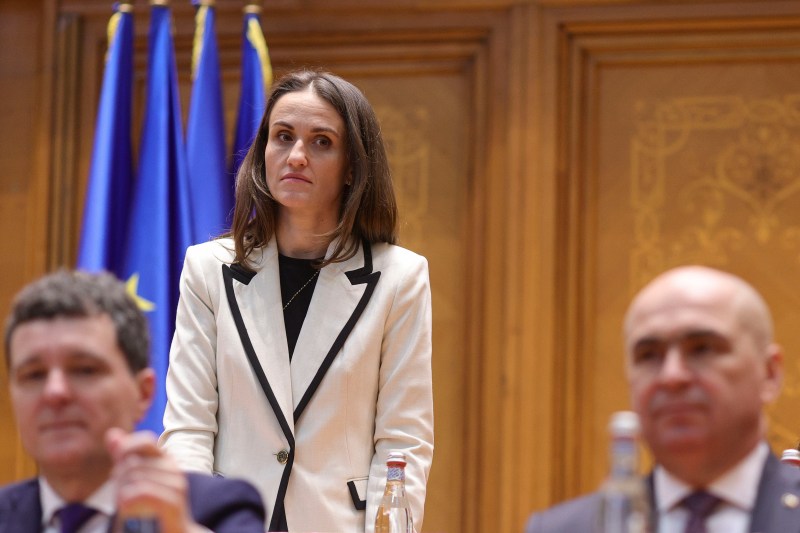 HOTNEWS.RO: Șefa MAE: Toţi cetăţenii României aflaţi în Orientul Mijlociu sunt în siguranţă / Ședință la Guvern luni dimineaţă pentru planurile de repatriere