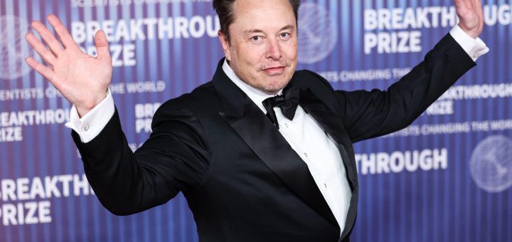 HOTNEWS.RO: „Sunt niște înapoiați mintal”: Elon Musk îi insultă pe procurorii din Paris care susțin că scandalul Grok a fost provocat pentru a crește valoarea X și xAI