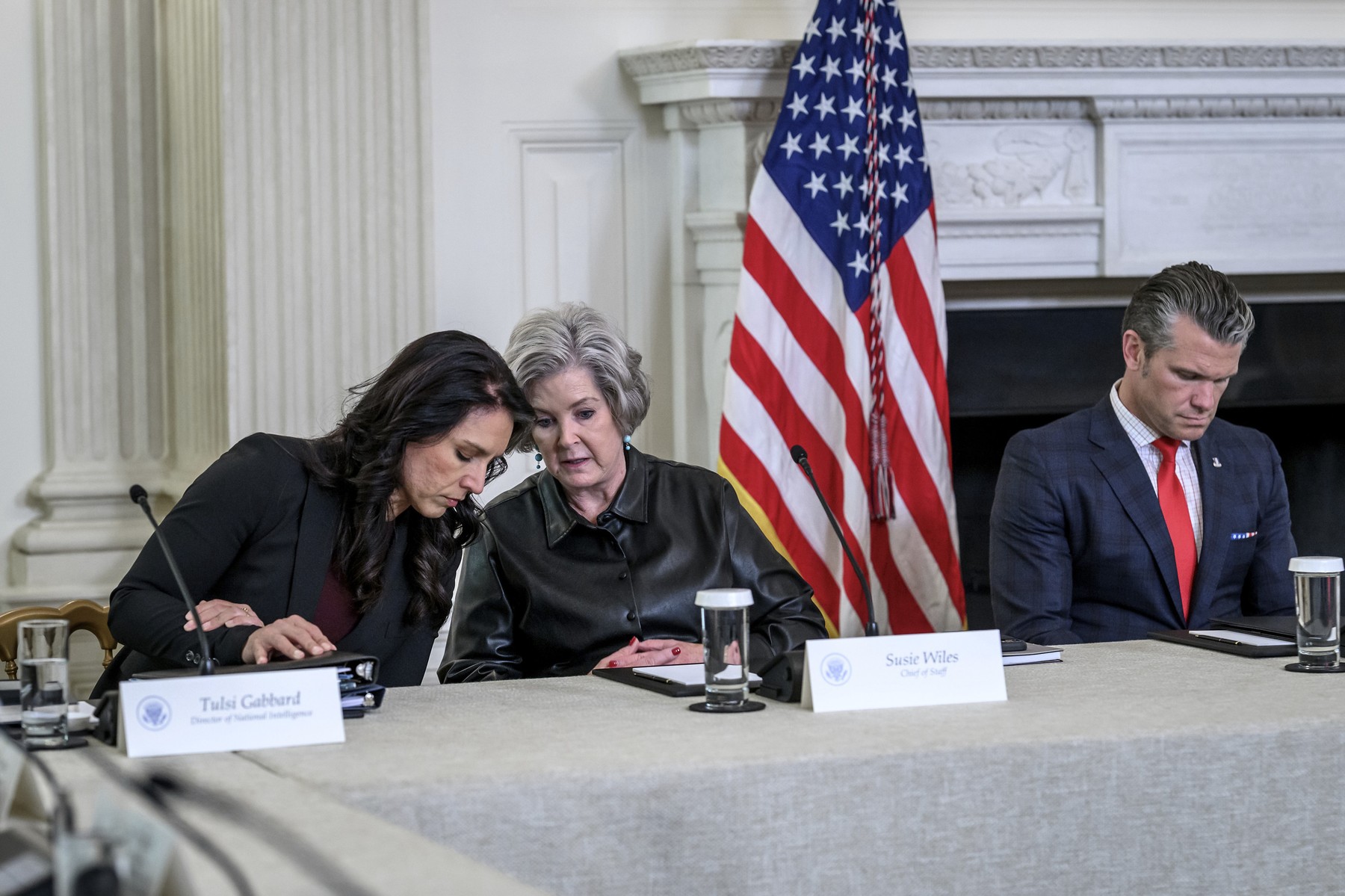 HOTNEWS.RO: Un oficial dat afară de Pentagon pentru scurgere de informații a fost angajat de serviciile de informații ale SUA