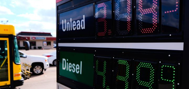 HOTNEWS.RO: VIDEO Războiul din Iran va duce la scăderea prețului petrolului, susține Trump. Argumentul invocat