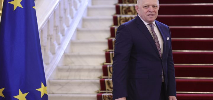 HOTNEWS.RO: VIDEO Robert Fico atacă Bruxellesul de la București: „Împreună cu România, putem crea o presiune mult mai mare asupra UE”