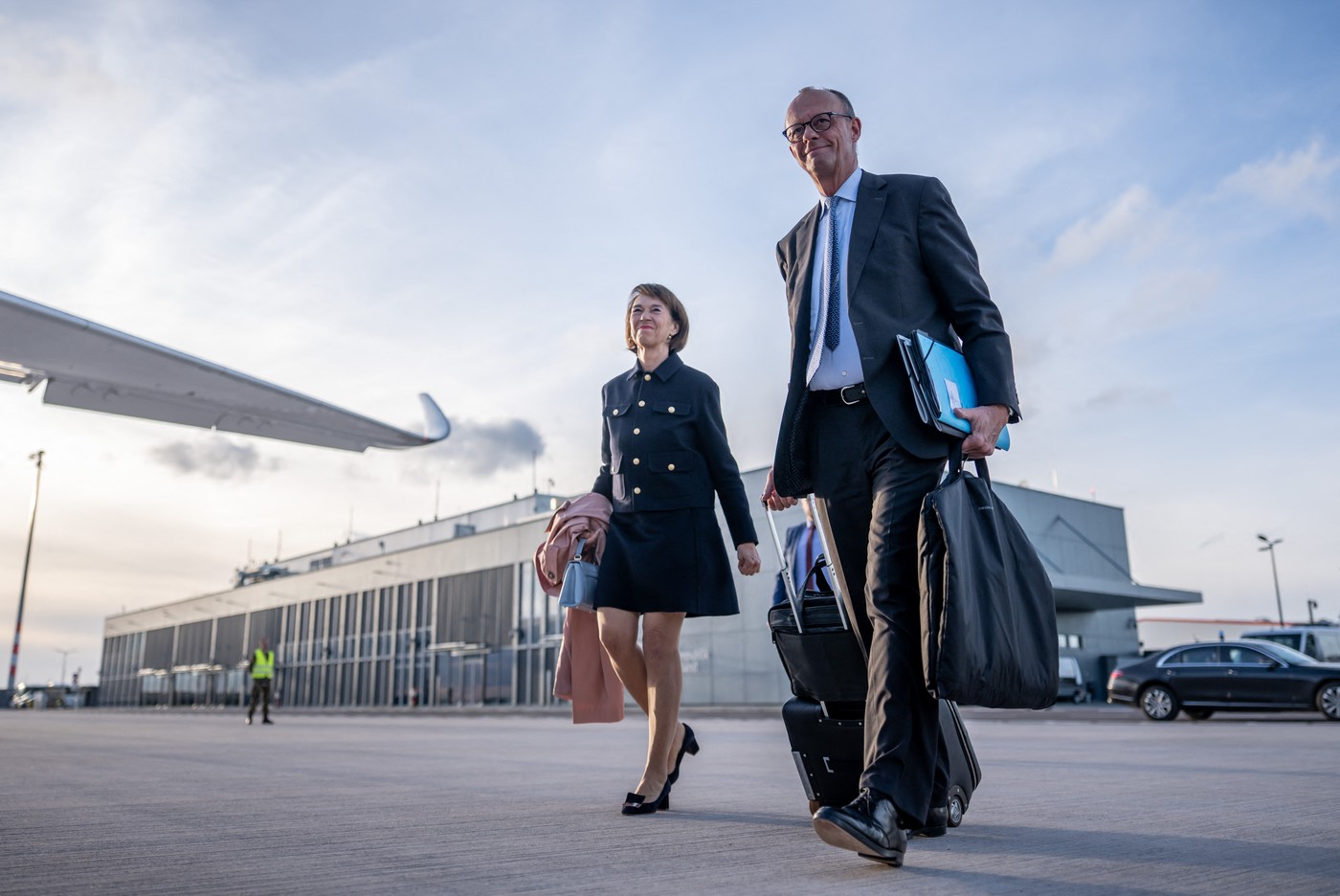 HOTNEWS.RO: Cancelarul Merz spune că a zbura mai puțin „nu este o opțiune pentru Germania”