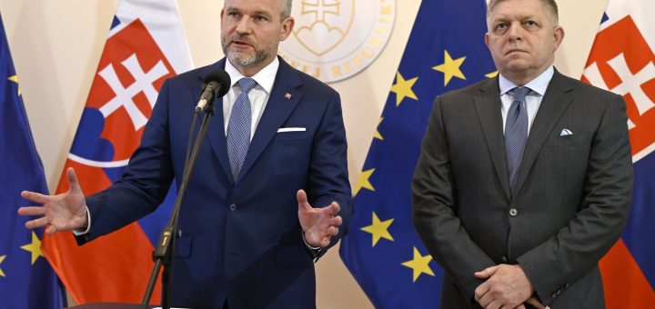 HOTNEWS.RO: În Slovacia, președintele convoacă un referendum pentru restabilirea parchetului anticorupție, desființat de premierul Fico