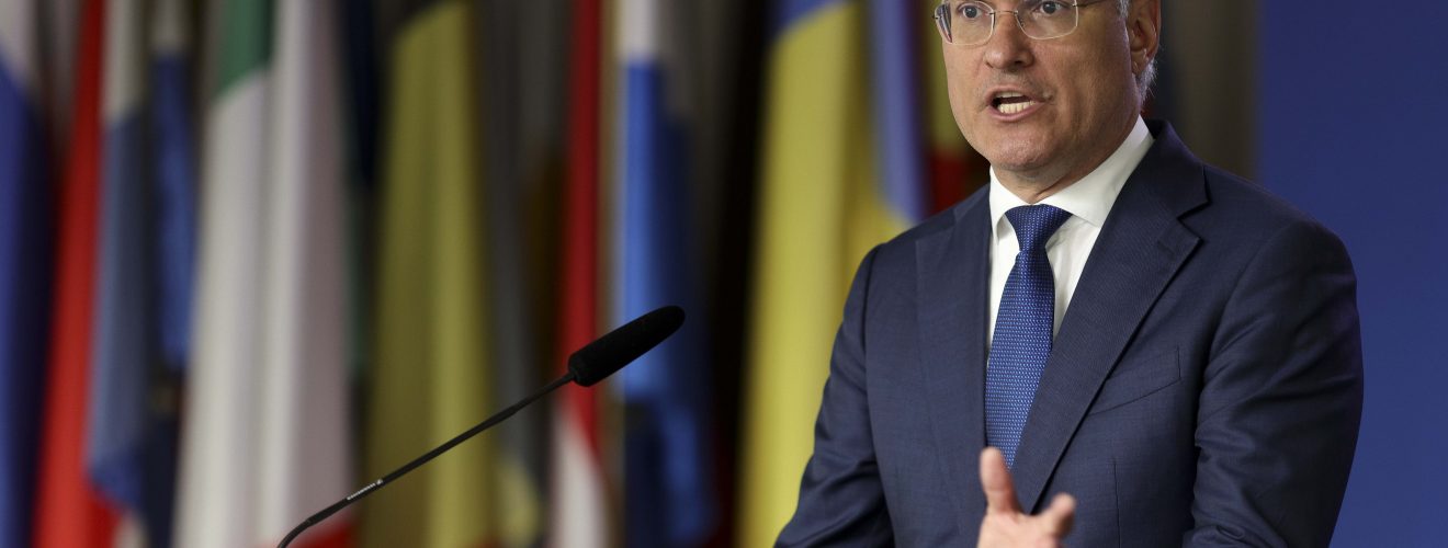 HOTNEWS.RO: Ministrul fondurilor europene, pe fondul tensiunilor din coaliție: „România nu mai are nevoie de politicieni care își flexează mușchii pe la televizor ca să dea bine la partid”