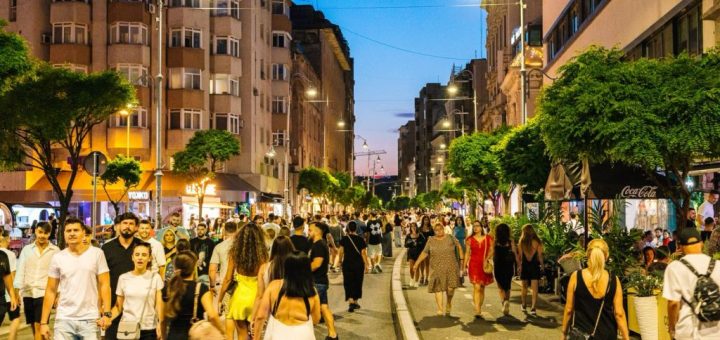 HOTNEWS.RO: Unde a dispărut Bucureștiul în care copiii băteau mingea în fața blocului / Cum pot oamenii să-și „recucerească” orașul