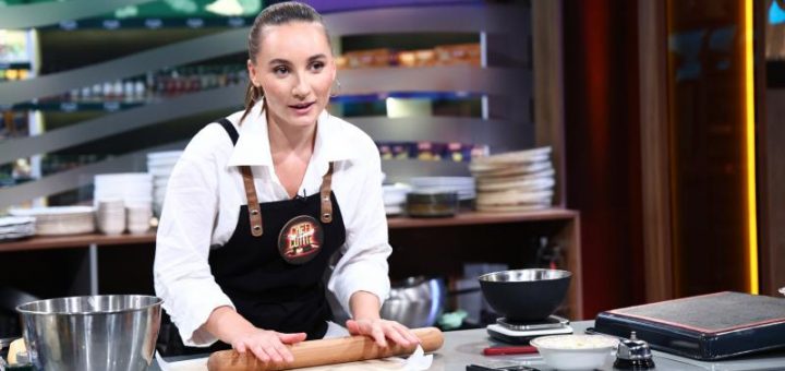 HOTNEWS.RO: Cine este Marina Luca, câștigătoarea Chefi la cuțite sezonul 17. A preparat deserturi și pentru Lionel Messi. „Niciodată n-am ieșit în minus: luam de la mama bani, investeam în ingrediente și reușeam să scot acei bani investiți”