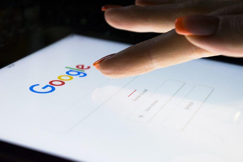 HOTNEWS.RO: Continuă problemele pentru Google. Comisia Europeană pregătește o amendă de sute de milioane de euro