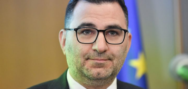 HOTNEWS.RO: Cum răspunde Guvernul acuzațiilor de trafic de influență „scandalos” în programul SAFE, aduse de PSD / O firmă de avocatură din care face parte consilierul Oanei Gheorghiu a primit bani