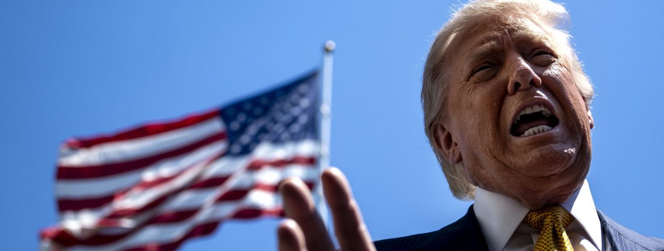 HOTNEWS.RO: Trump anunță că a amânat, în ultimul moment, un atac asupra Iranului, dar că a dat ordin armatei să fie gata pentru „un asalt complet, la scară largă”