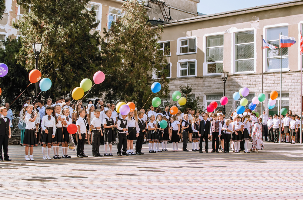 HOTNEWS.RO: Am întrebat trei profesori ce contează la final de an școlar. Surprinzător, nu e vorba de note. PLUS: cum cred ei că ar trebui să arate vacanța de vară
