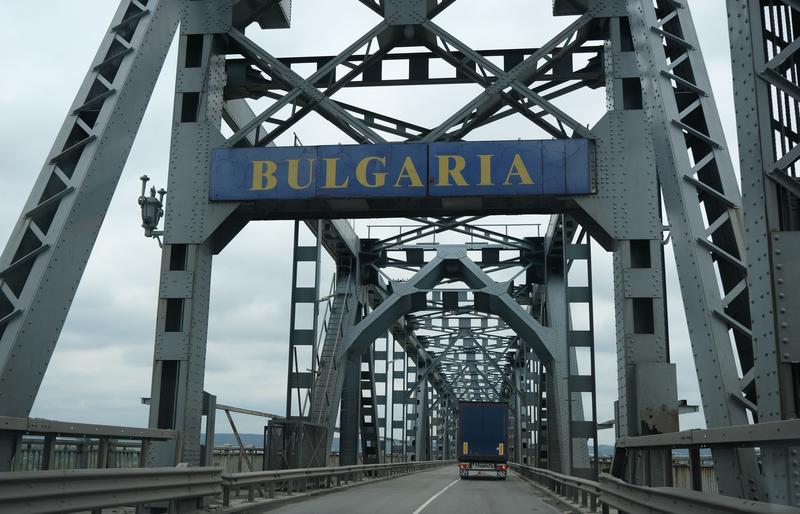 HOTNEWS.RO: Avertisment pentru șoferii care merg în Grecia sau Bulgaria și tranzitează podul Giurgiu-Ruse mâine
