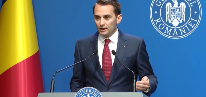 HOTNEWS.RO: Cancelaria lui Bolojan reia licitația în valoare de 2.200.000 de lei pentru închirierea a 17 SUV-uri de marfă pentru transportul demnitarilor