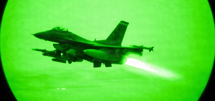 HOTNEWS.RO: Escaladare majoră în Golf după doborârea unui elicopter Apache: Americanii au lovit timp de 4 ore, iranienii au atacat mai multe țări din regiune