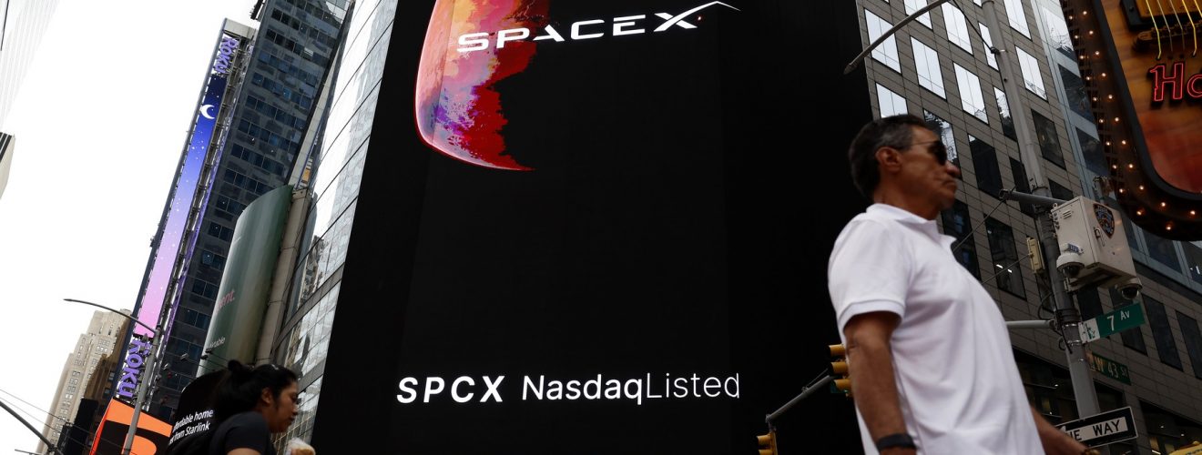 HOTNEWS.RO: Lansarea SpaceX la bursă: Cele mai importante cifre ale companiei lui Elon Musk după listare – a ajuns la 2.000 de miliarde de dolari. „Când Silicon Valley se unește cu Wall Street”