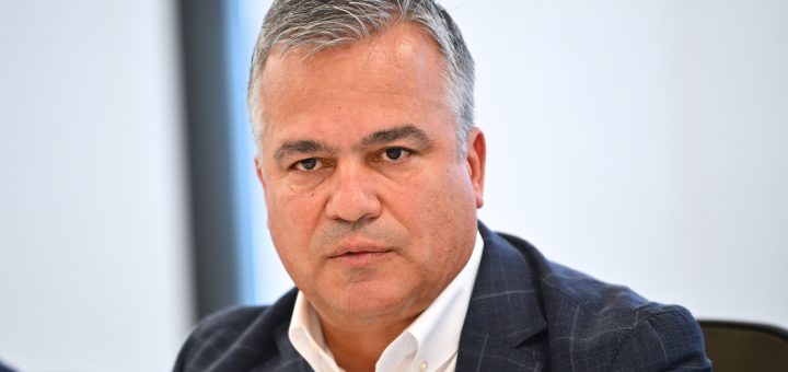 HOTNEWS.RO: Liberalul Adrian Veștea, noul premier desemnat de Nicușor Dan. „Îmi doresc un Guvern politic”