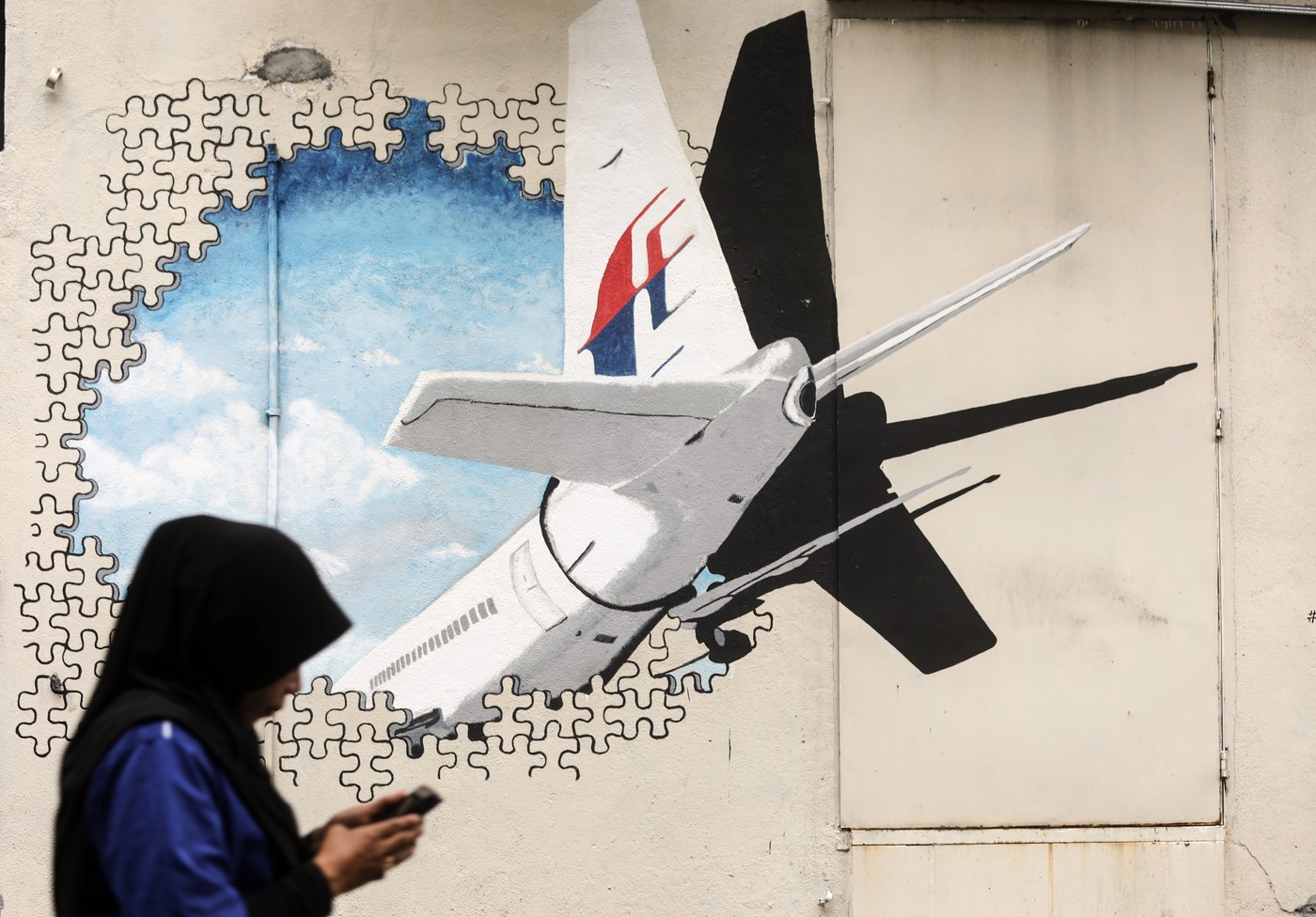 HOTNEWS.RO: Malaezia nu renunță la găsirea epavei MH370. Operaţiunile de căutare, prelungite cu încă un an