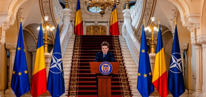 HOTNEWS.RO: Nicușor Dan a anunțat că Eugen Tomac și-a depus mandatul și că noul premier desemnat este Adrian Veștea
