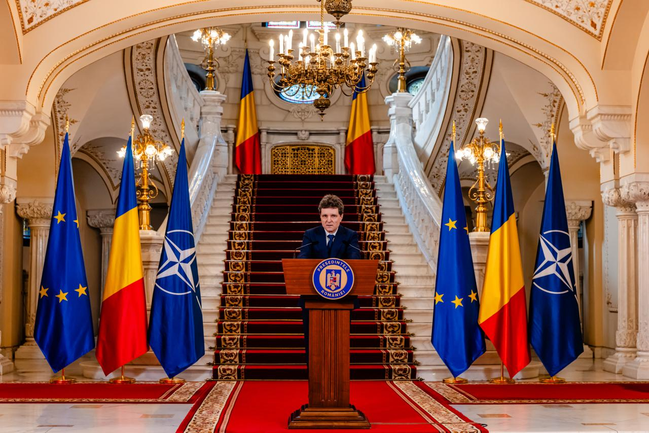 HOTNEWS.RO: Nicușor Dan a anunțat că Eugen Tomac și-a depus mandatul și că noul premier desemnat este Adrian Veștea