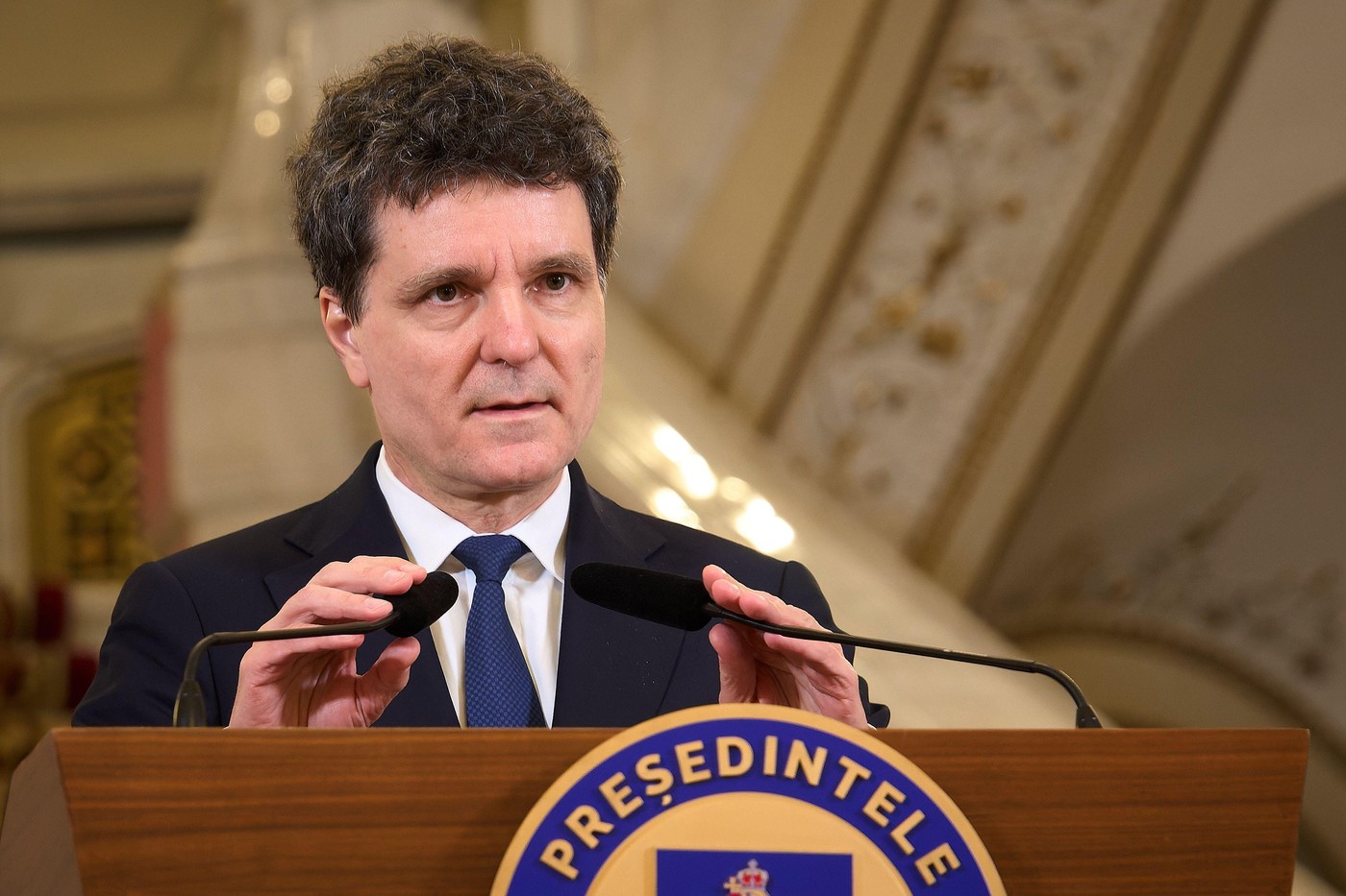 HOTNEWS.RO: Nicușor Dan, primul mesaj după ce Guvernul Veștea a picat la vot în Parlament