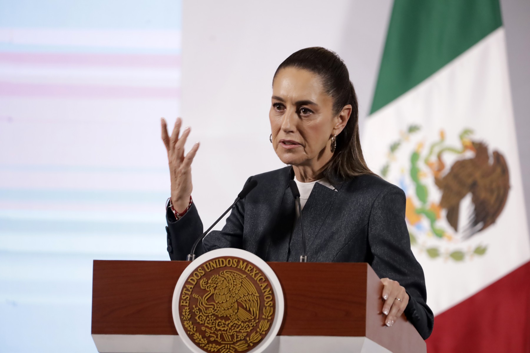 HOTNEWS.RO: Președinta Mexicului acuză interferențele dreptei radicale din SUA. „Cine decide, agențiile străine sau poporul?”