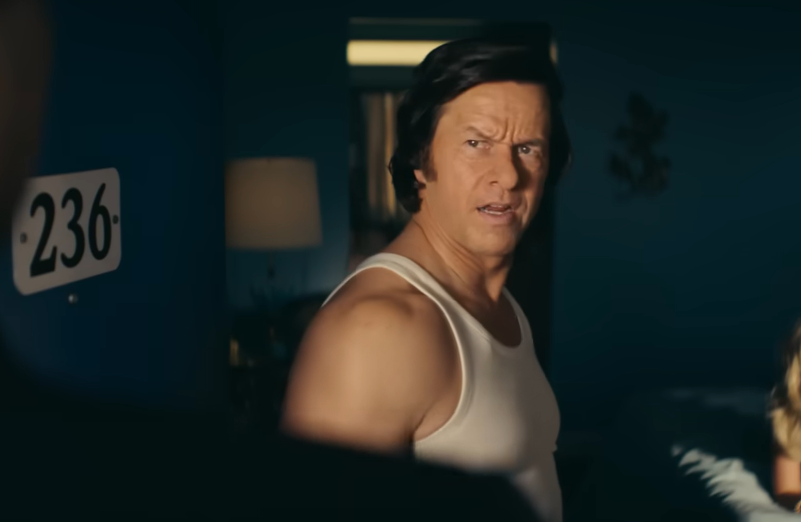 HOTNEWS.RO: Primul trailer al noului thriller polițist cu Mark Wahlberg. Episodul întunecat din istoria SUA, inspirat de colaborarea unui asasin al mafiei cu FBI